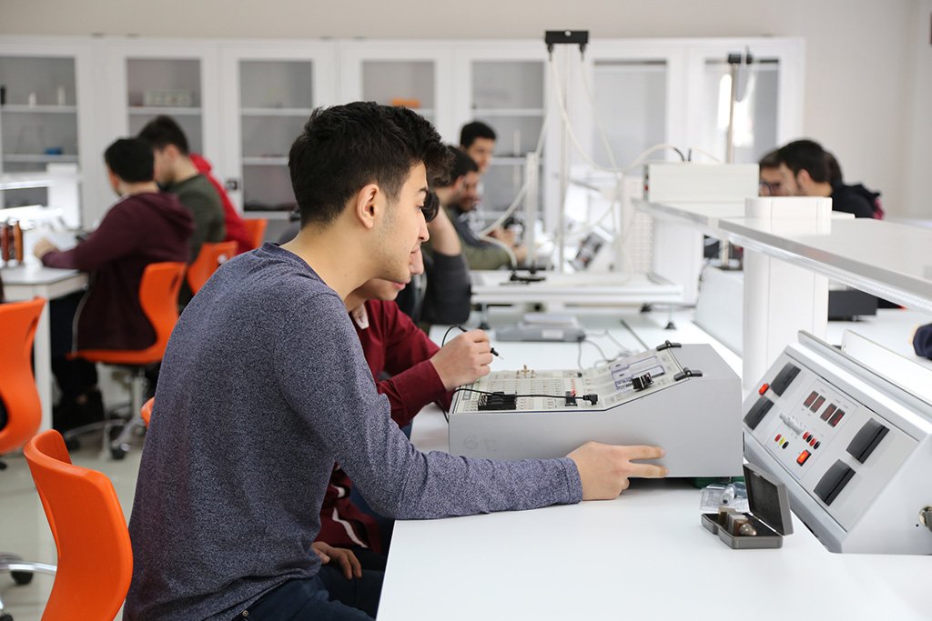 İGÜ-D-Blok-1_c0d6f20139654a97822013925c8473a2